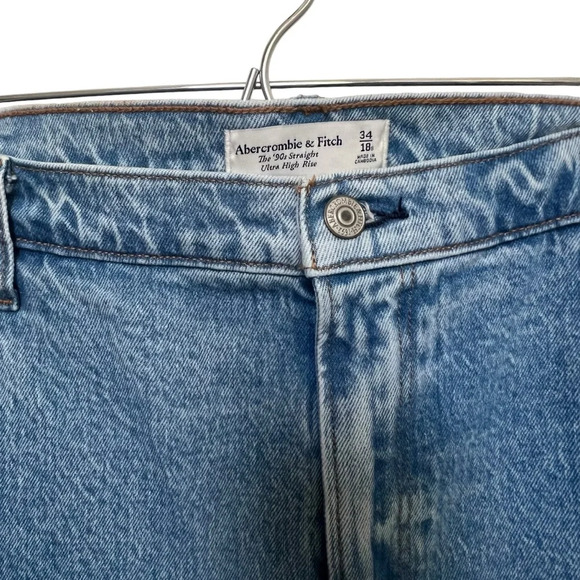 Abercrombie & Fitch The 90s Slim Straight Jeans Light Wash 18 Short NWT - Picture 3 of 8